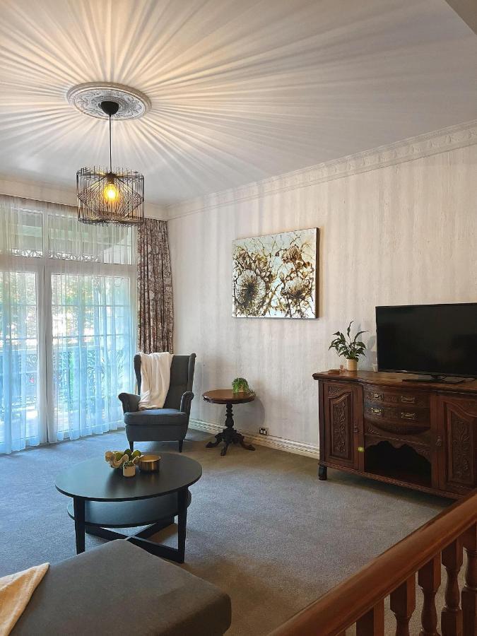 Victoria House Motor Inn Кройдон Экстерьер фото