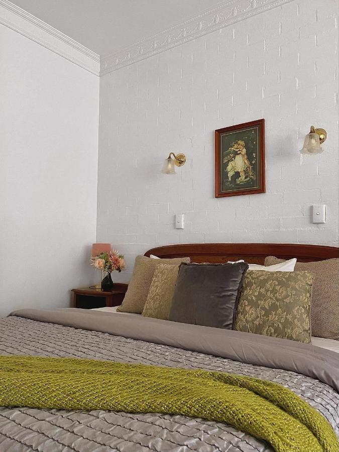 Victoria House Motor Inn Кройдон Экстерьер фото