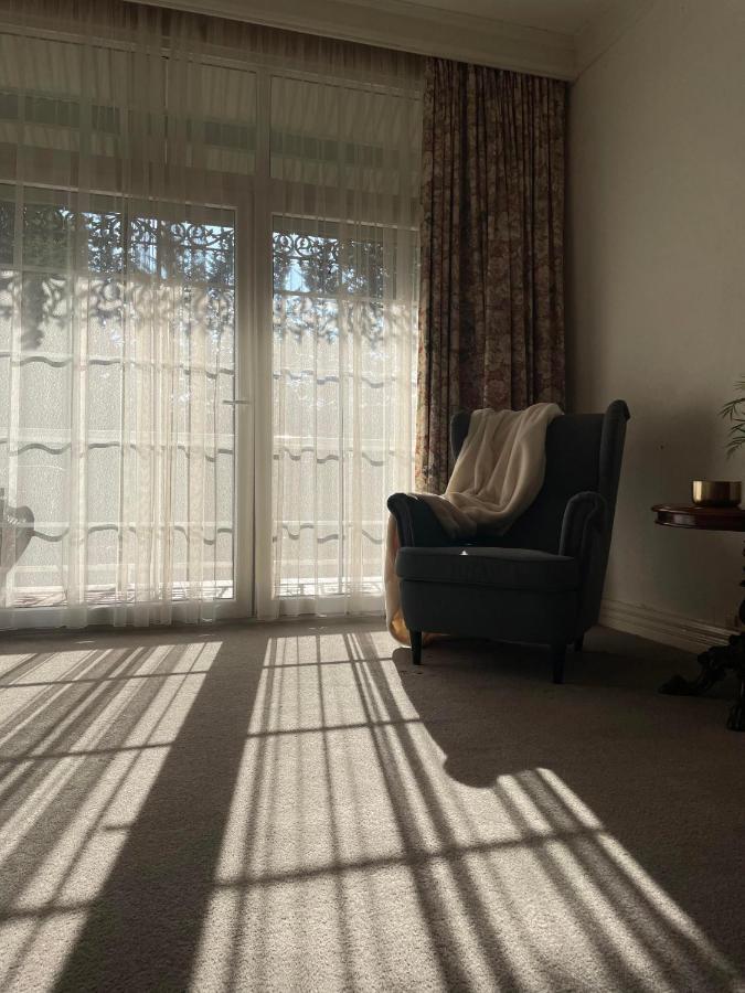 Victoria House Motor Inn Кройдон Экстерьер фото