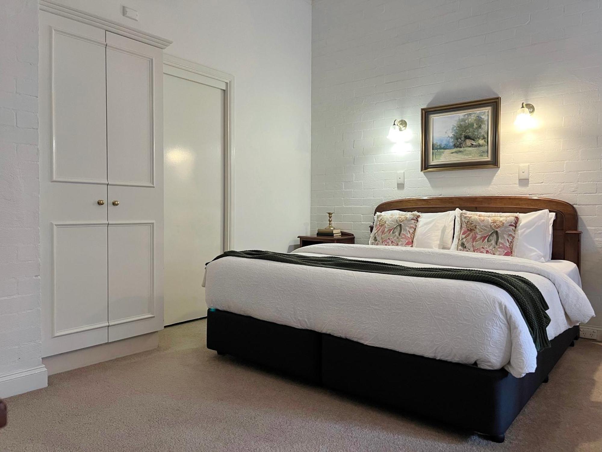 Victoria House Motor Inn Кройдон Экстерьер фото