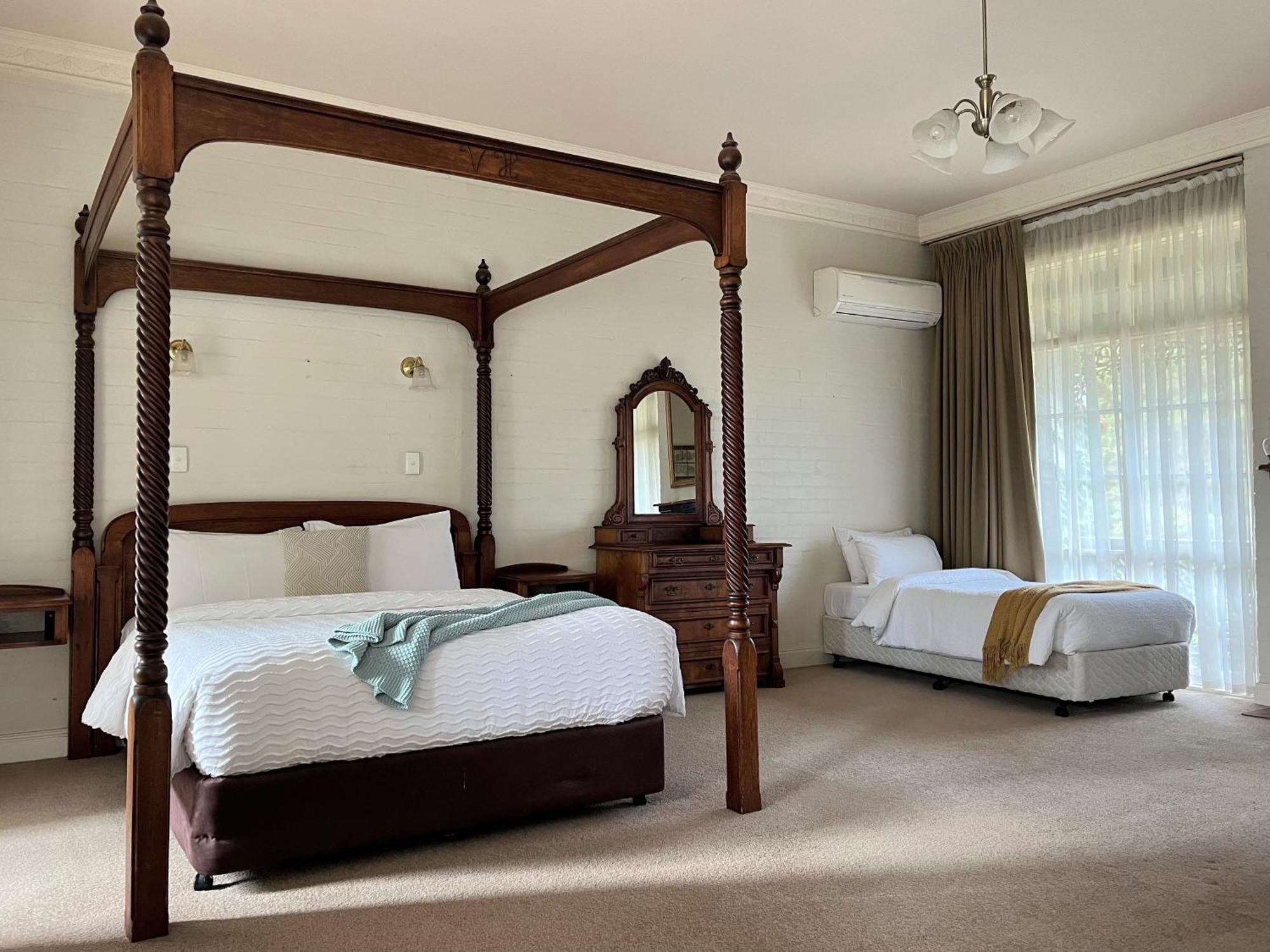 Victoria House Motor Inn Кройдон Экстерьер фото