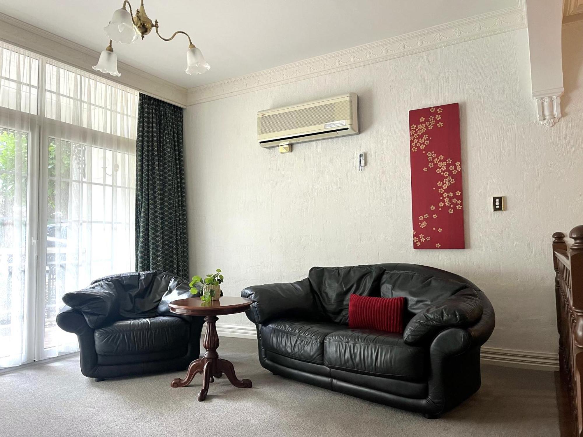Victoria House Motor Inn Кройдон Экстерьер фото